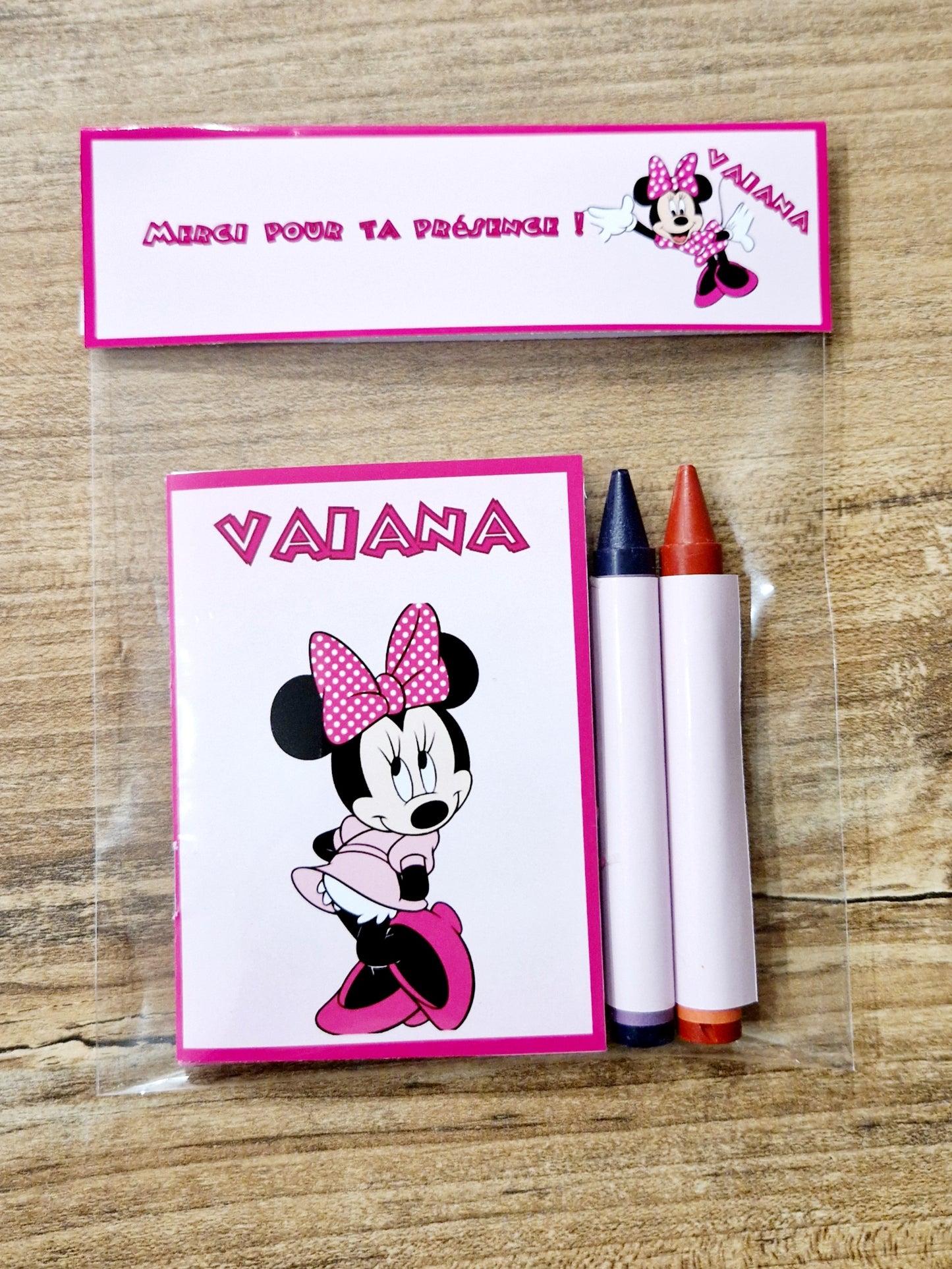 🎨 Mini Cahier de Coloriage Personnalisé + 2 crayons normaux ou de cire